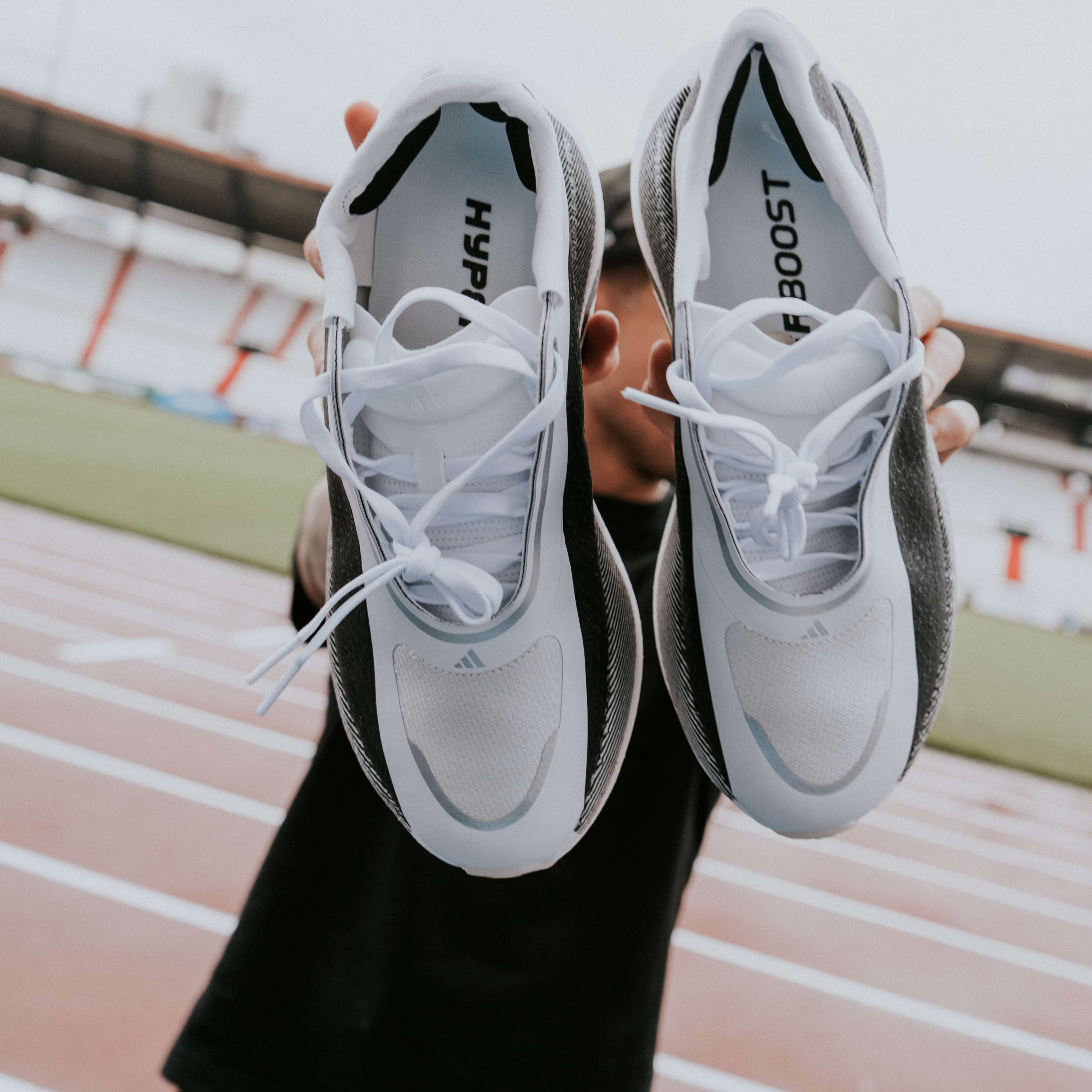 Adidas Hyperboost Blanca Negra