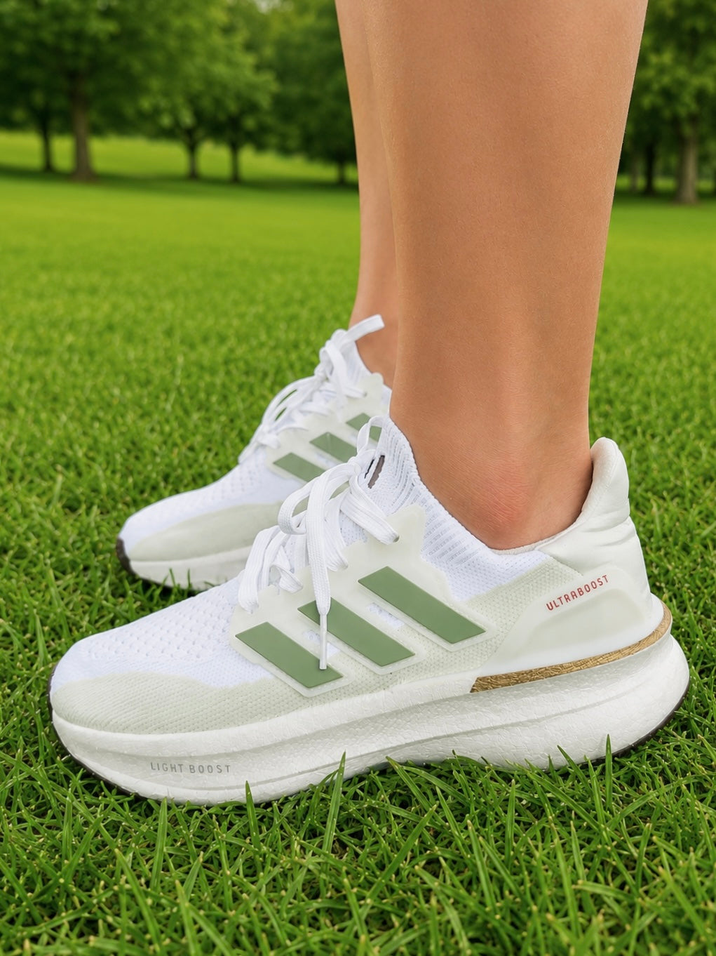 Adidas Ultraboost Light Blanco/Verde – Running & Lifestyle Premium