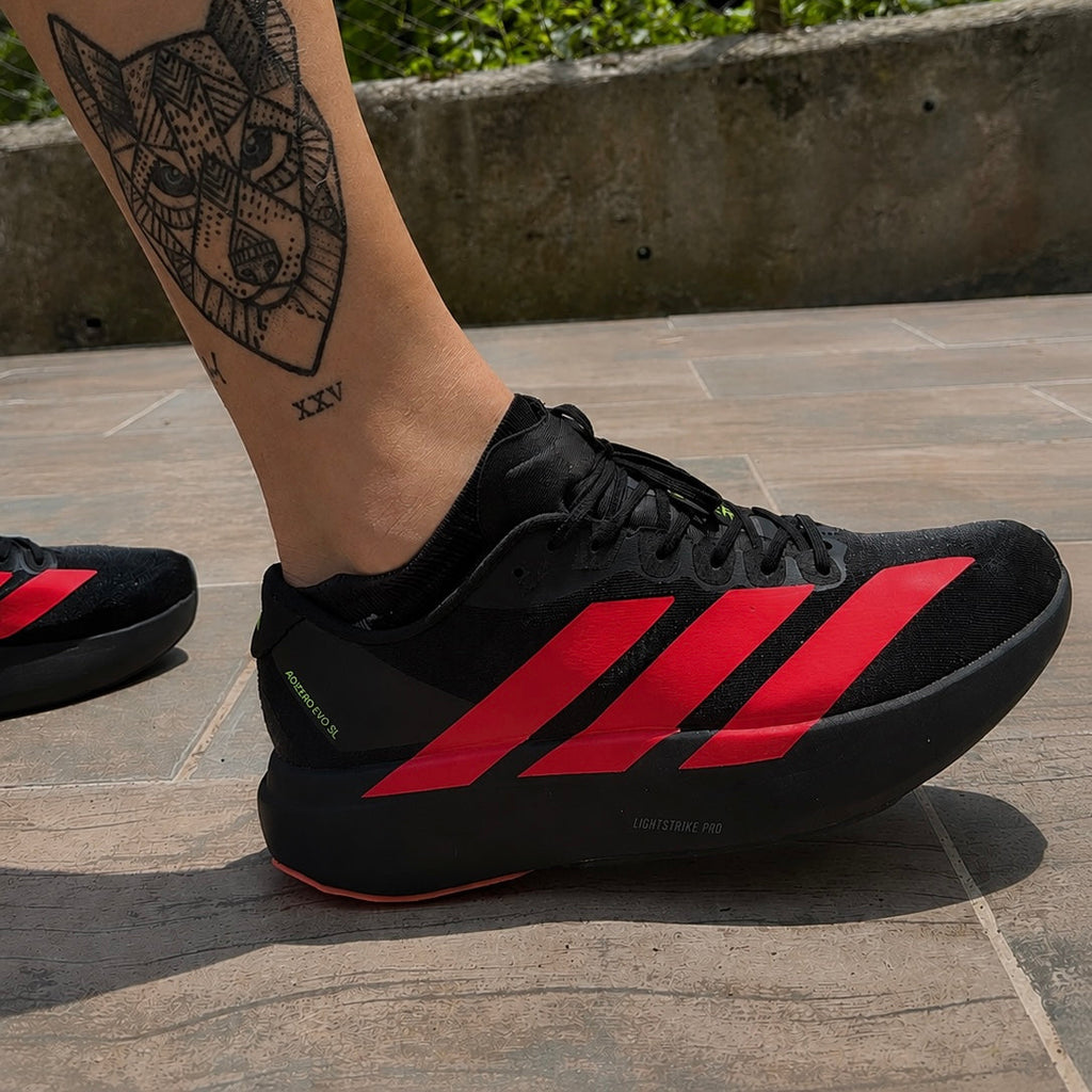 Adidas Evo SL Carbon red